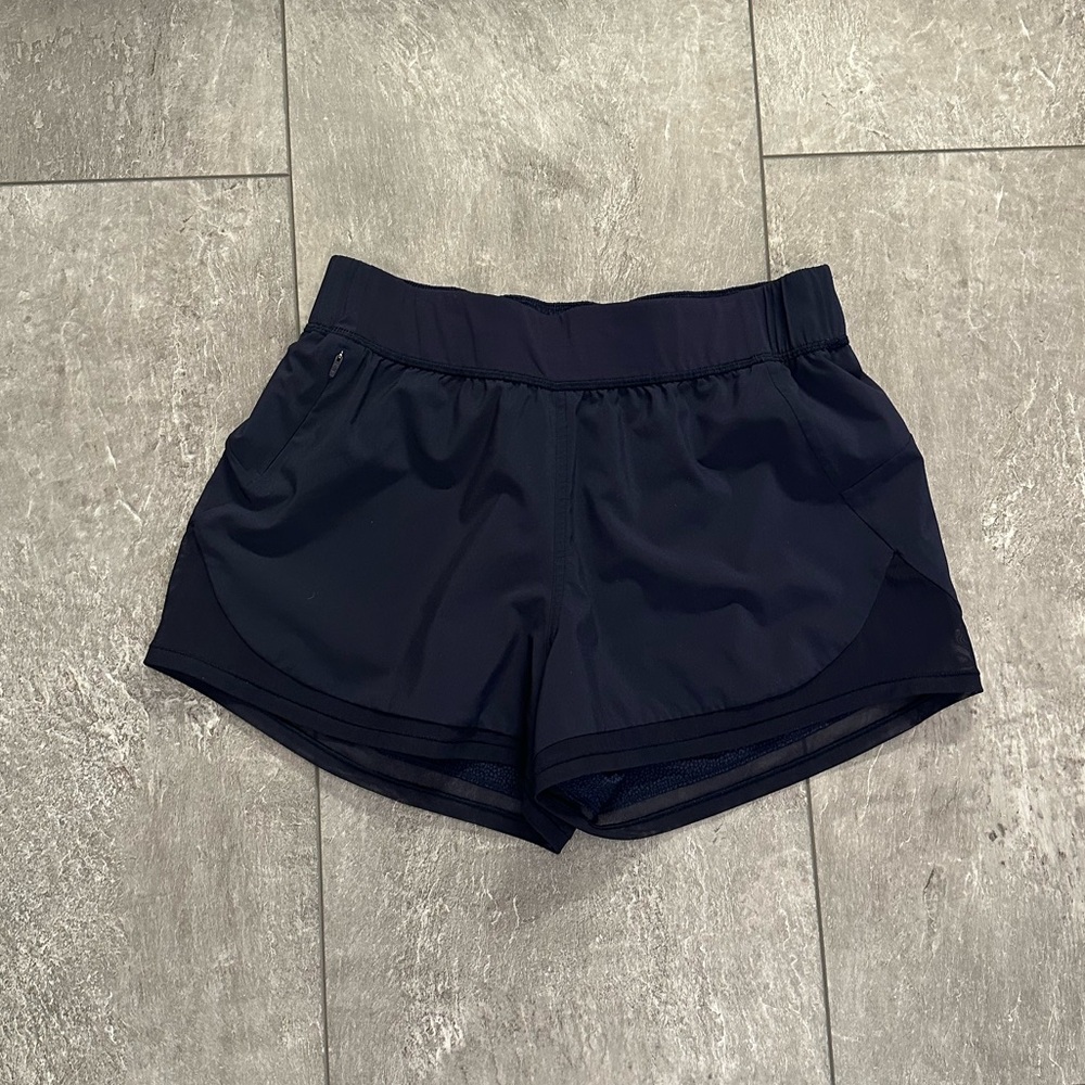 Lululemon Two With One Short Reversible 3"
Midnight Navy / Blueberry Jam Size 6 - Picture 5 of 11